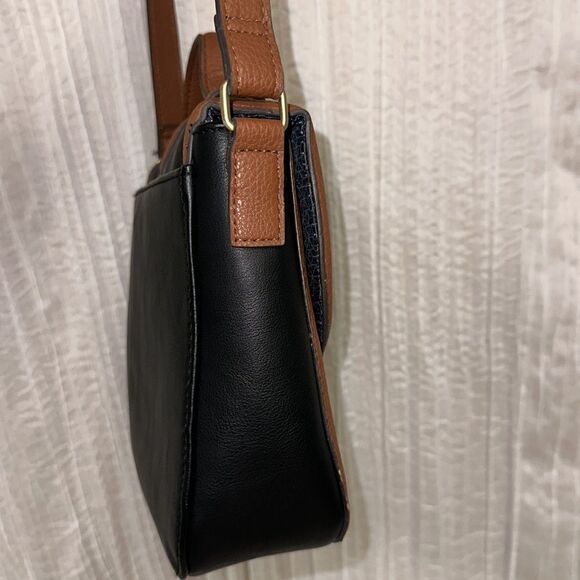 Time and Tru Black Brown Faux Leather Buckle Flap Closure Crossbody Saddle Bag - Picture 5 of 14